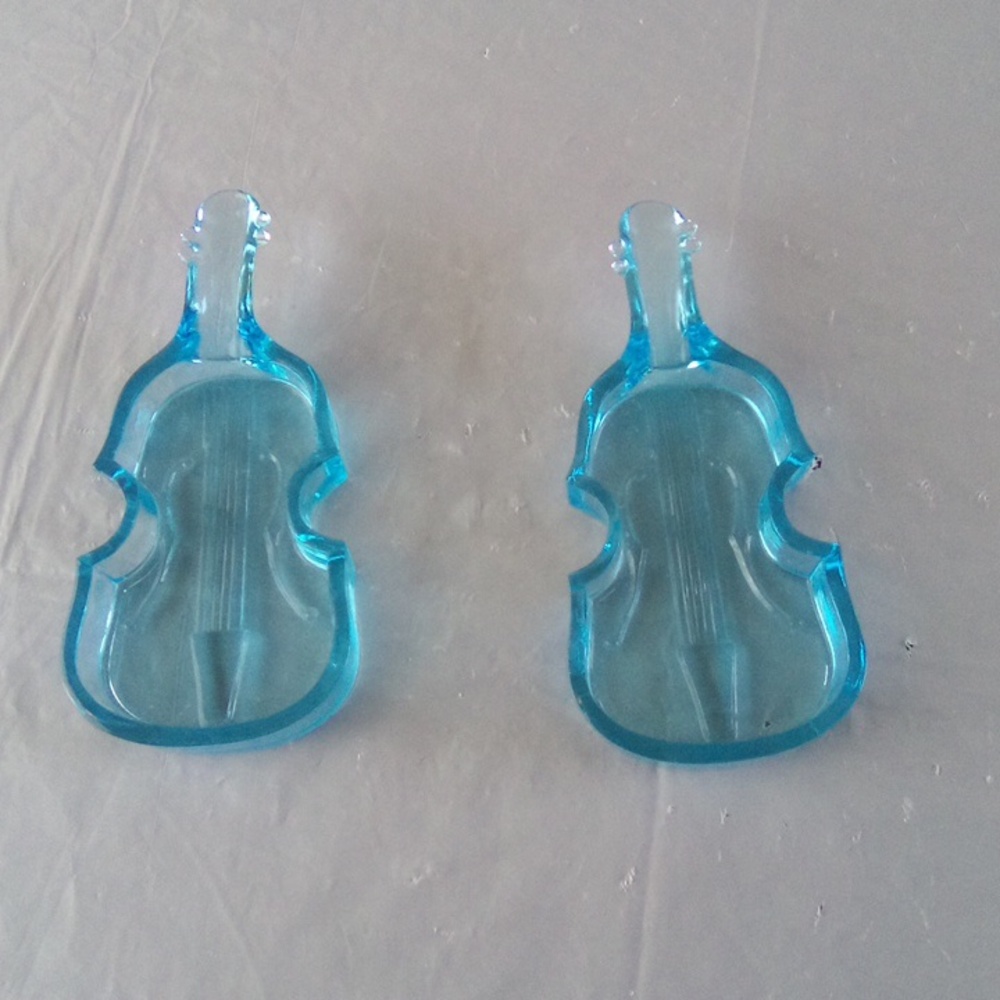 FIGURE GUITAR CRISTAL 2